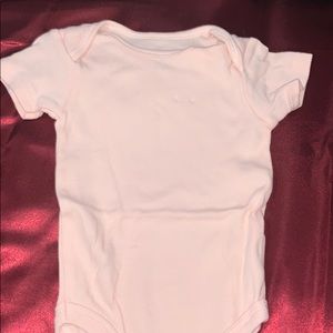 2/$5 bodysuit (6-9m)